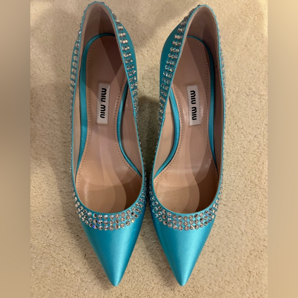 NWT MIU MIU RHINESTONE TURQUOISE SATIN PUMPS